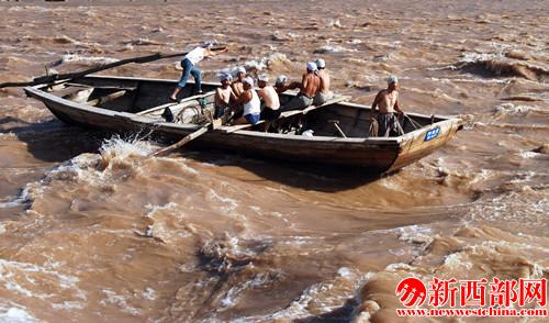 黃河二磧 張永強(qiáng)攝影_副本.jpg