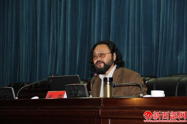 陜西師范大學(xué)新聞與傳播學(xué)院院長(zhǎng)李震作專(zhuān)題講解.jpg