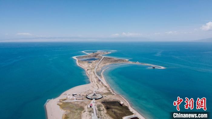 圖為青海湖。 李江寧 攝 圖為青海湖?!±罱瓕?攝