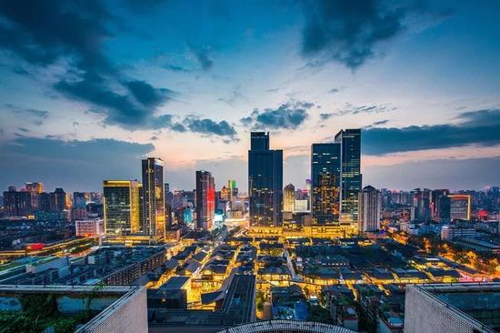 成都夜景（圖源：視覺(jué)中國(guó)）