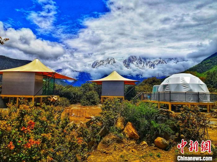 圖為雅魯藏布大峽谷旅游景區(qū)開展的可伴星星入眠的露營基地(資料圖)。　西藏旅游股份有限公司 供圖 