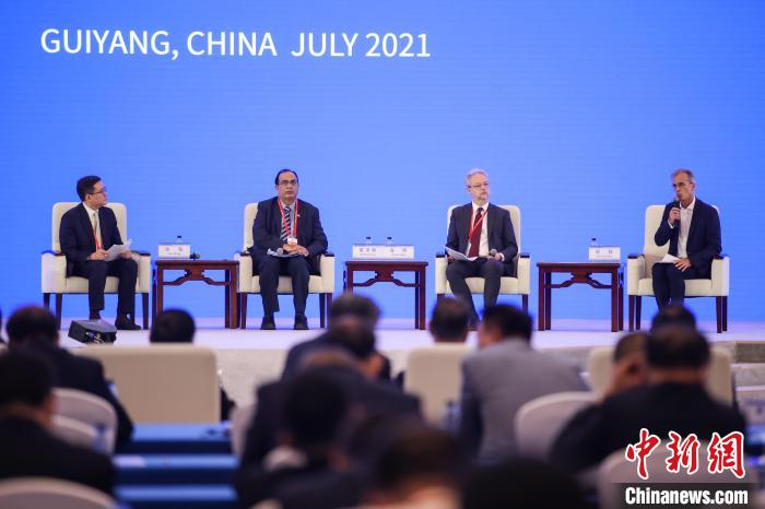 圖為2021年生態(tài)文明貴陽國(guó)際論壇閉幕現(xiàn)場(chǎng)?!■暮陚?攝 圖為2021年生態(tài)文明貴陽國(guó)際論壇閉幕現(xiàn)場(chǎng)。 瞿宏倫 攝