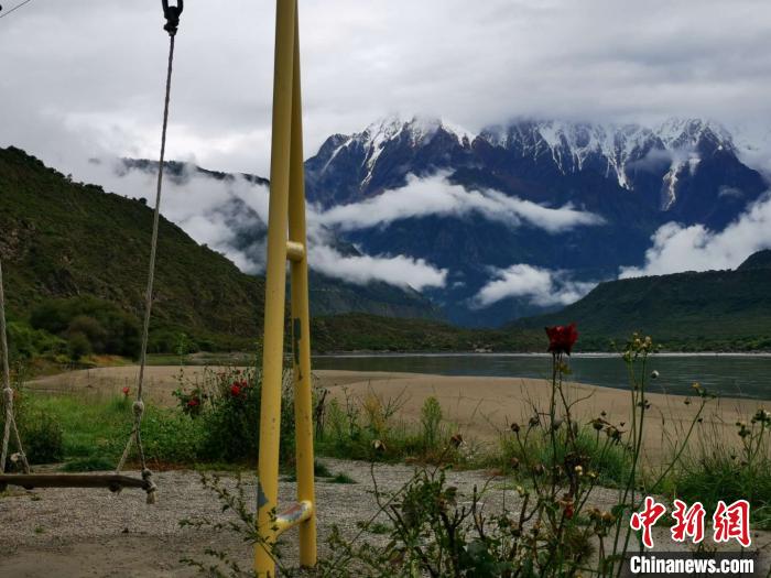 圖為雅魯藏布大峽谷旅游景區(qū)開展的游客體驗項目?！垈?攝
