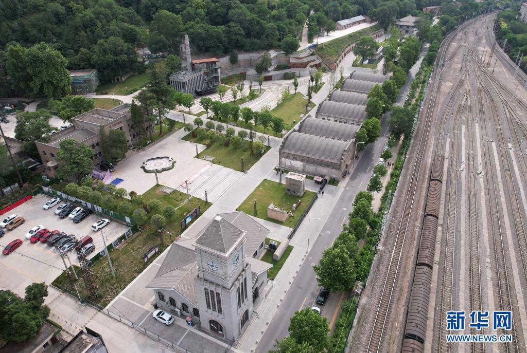 修建在隴海鐵路旁的長樂塬抗戰(zhàn)工業(yè)遺址（6月9日攝，無人機照片）。新華社記者 邵瑞 攝