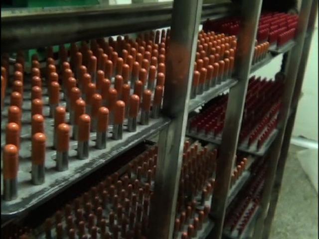 央視調(diào)查:部分企業(yè)用工業(yè)明膠加工藥用膠囊
