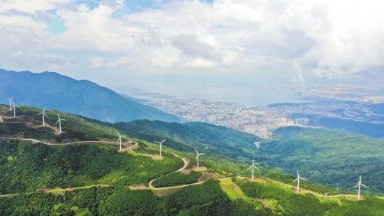 大理者磨山風力發(fā)電 本報記者 陳飛 攝 大理者磨山風力發(fā)電 本報記者 陳飛 攝