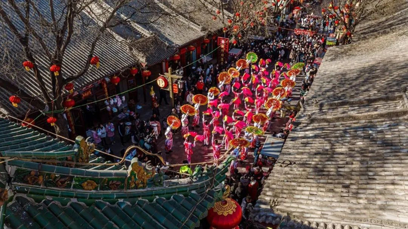 榆林古城內(nèi)的新春展演活動(dòng)。榆林市文旅局供圖