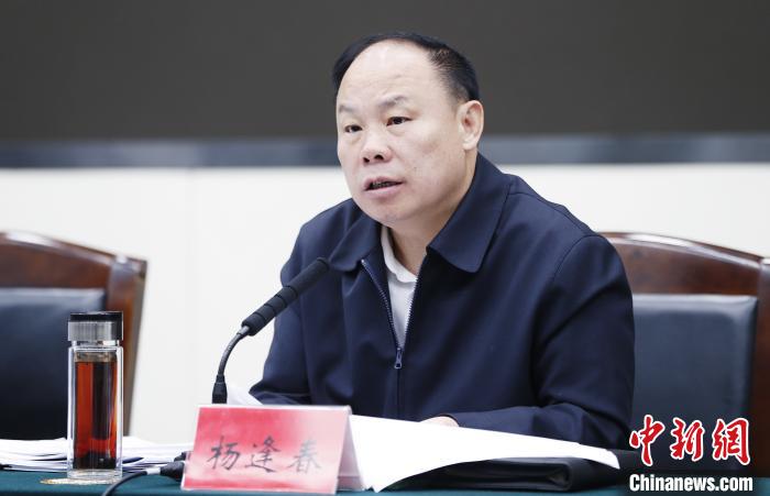 圖為青海省政府副省長楊逢春講話?！●R銘言 攝