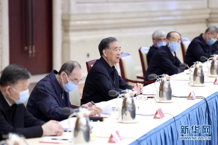 3月24日,各民主黨派中央脫貧攻堅民主監(jiān)督工作總結會在北京召開。中共中央政治局常委、全國政協(xié)主席汪洋出席會議并講話。 新華社記者 劉彬 攝 點擊進入下一頁
